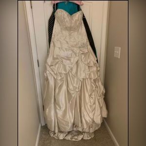 Wedding Dress - Maggie Sottero